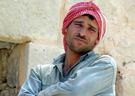 صورة مراسلنا من المستقبل: نتائج الاستفتاء الشعبي في سوريا عام ٢٣٠٤